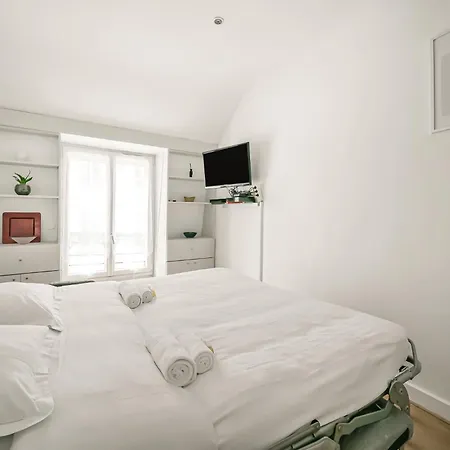 Le Cloud - Centre - Metro 5 - Wifi - 2 Prs Apartment Paris